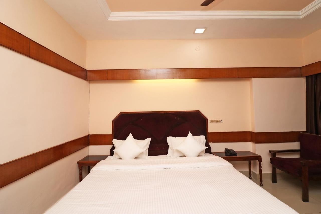 สปอต ออน 37002 โฮเทล นาฏราช Hotel บิลาสปูร์ ภายนอก รูปภาพ