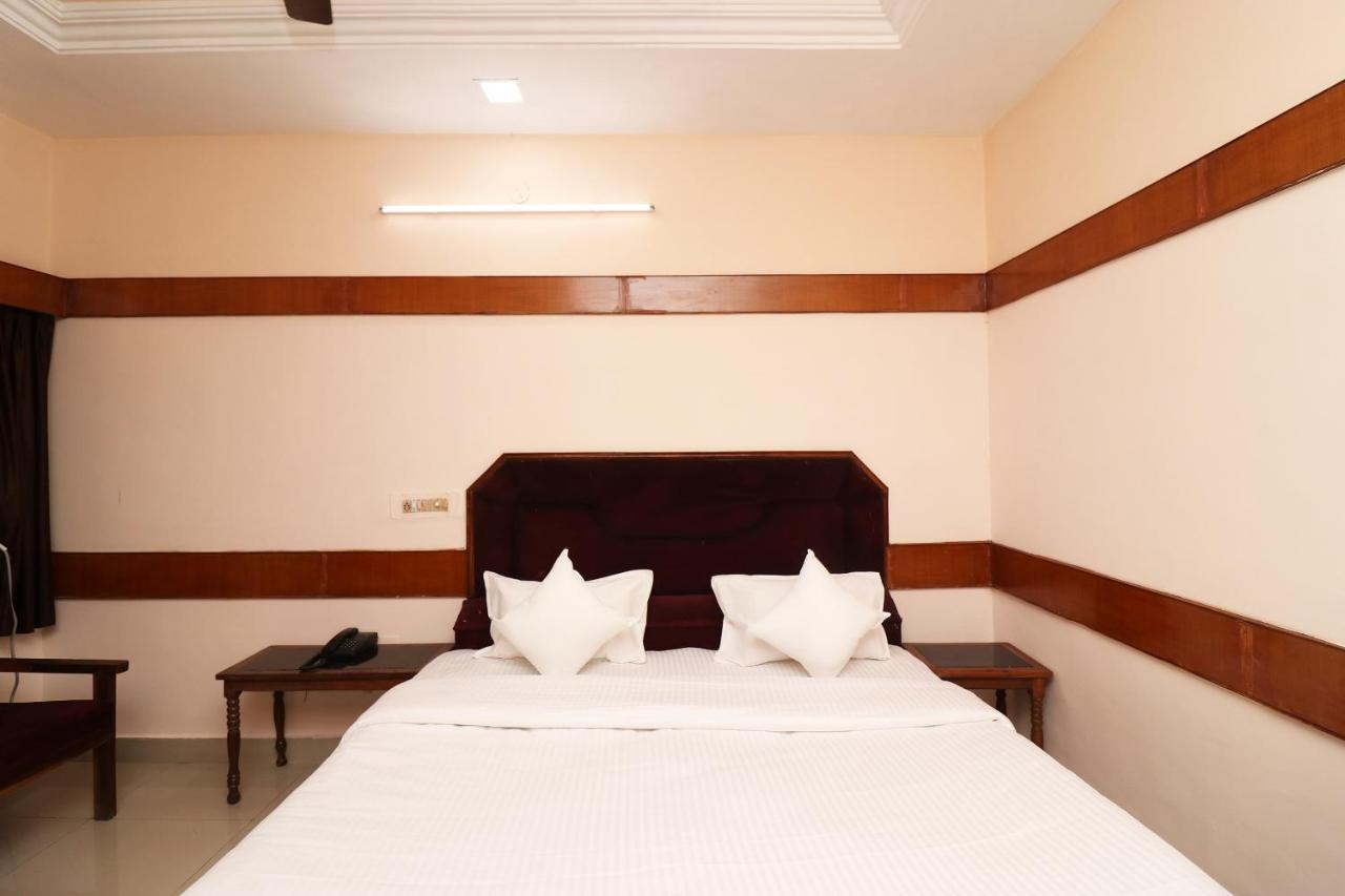 สปอต ออน 37002 โฮเทล นาฏราช Hotel บิลาสปูร์ ภายนอก รูปภาพ